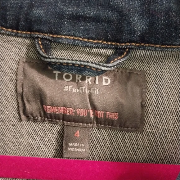 Torrid Denim Fitted Trucker Jacket- NWOT- Size 4x - Picture 7 of 7